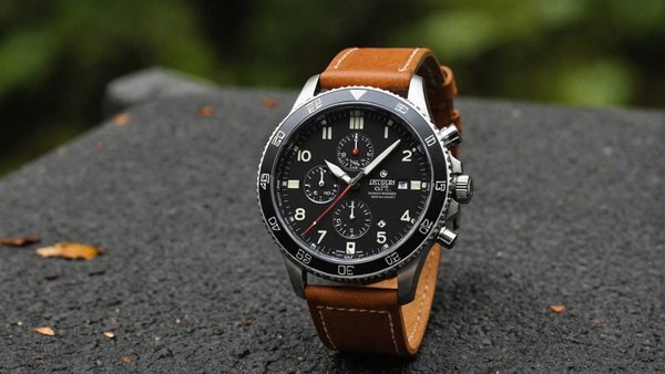 Explorez les montres gmt : l'indispensable des globetrotteurs